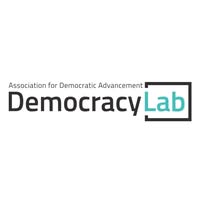 Лого на Democracy Lab