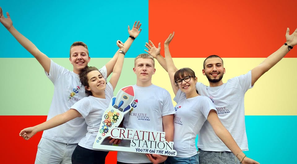 Насловна слика на Youth on Board